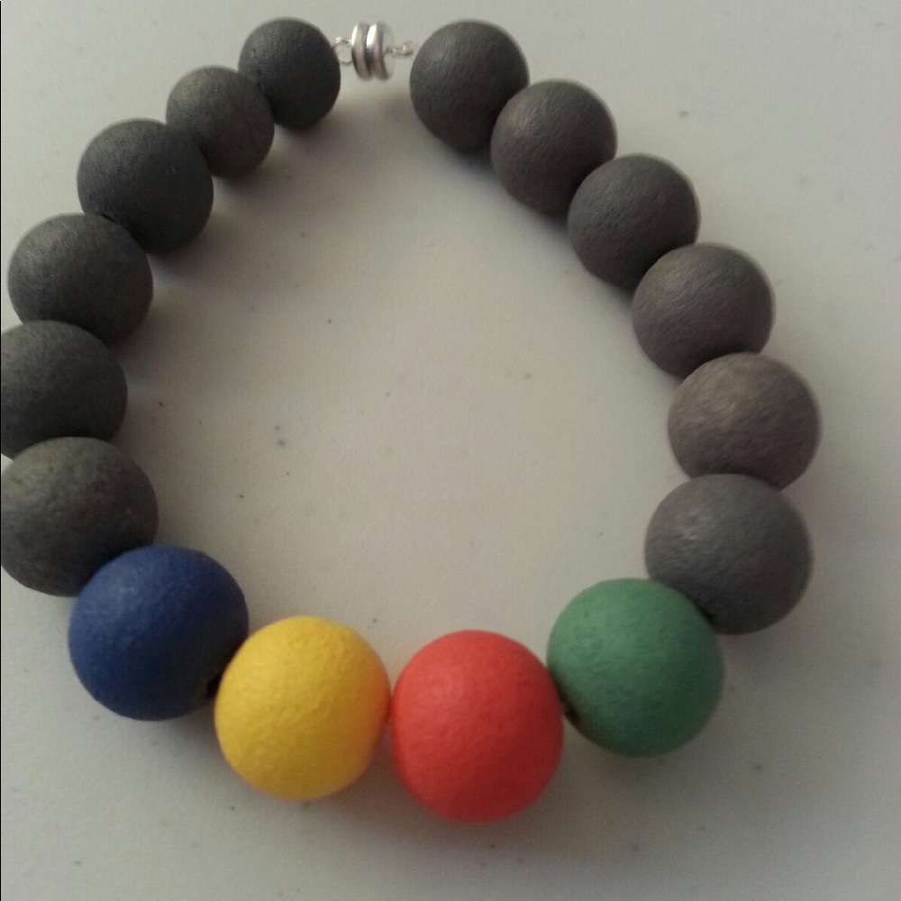 Color pop glass bead bracelet.